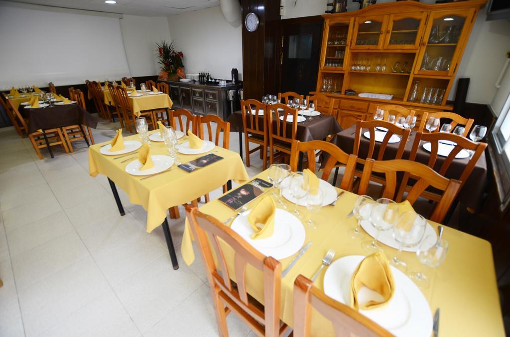 Hostal Los Manos Blanes Exterior photo