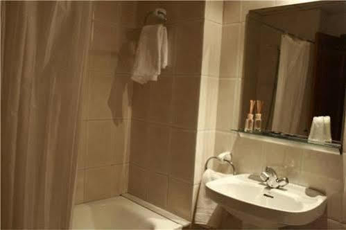 Hostal Los Manos Blanes Exterior photo